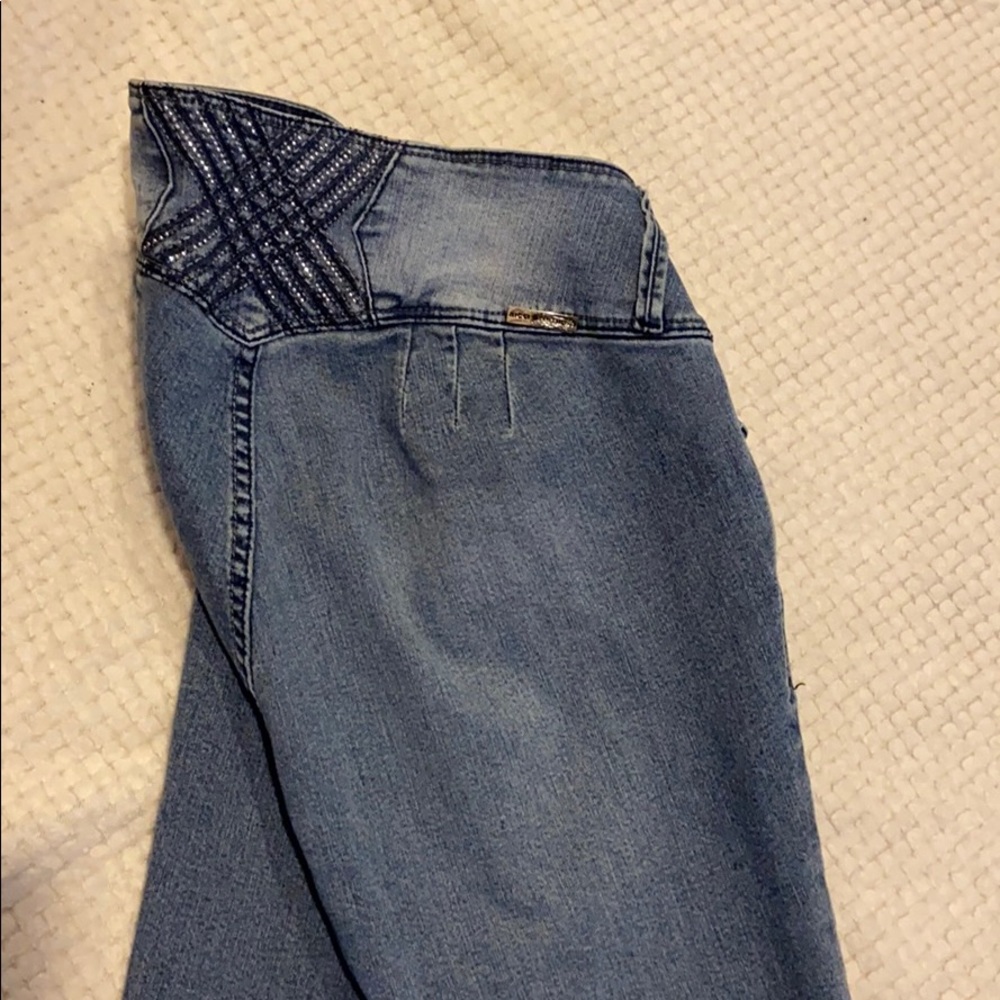 Butt lift jeans